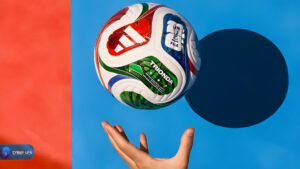 نحوه کمک توپ هوشمند آدیداس به داوران VAR در تشخیص آفساید و هند