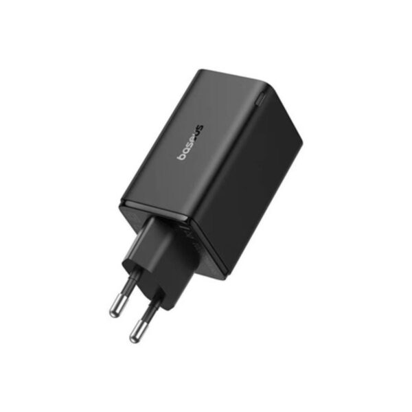 چهار پورت خروجی شامل دو Type-C و دو USB-A روی شارژر بیسوس